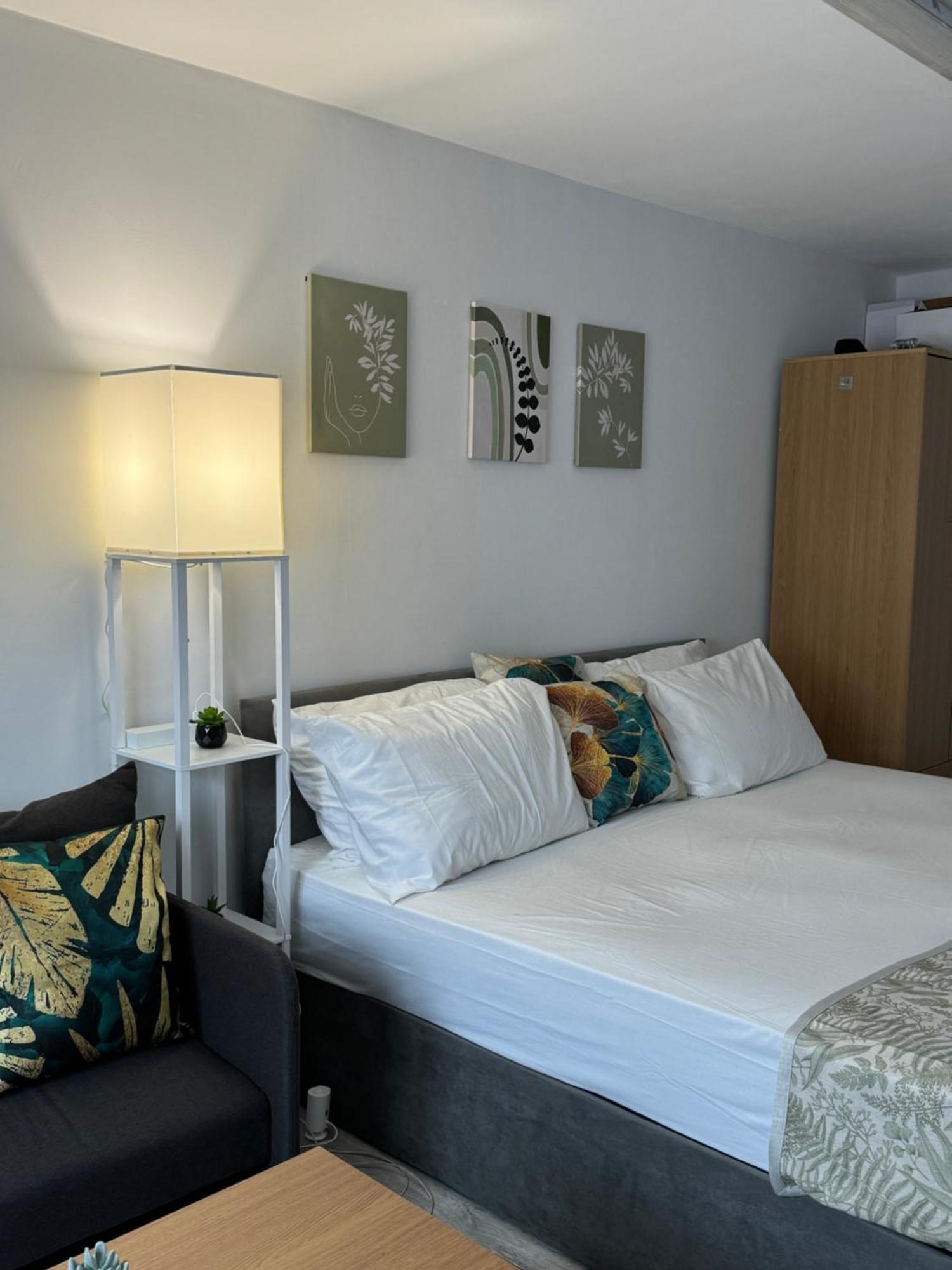 Posh Executive Studio London Thamesmead  Eksteriør bilde