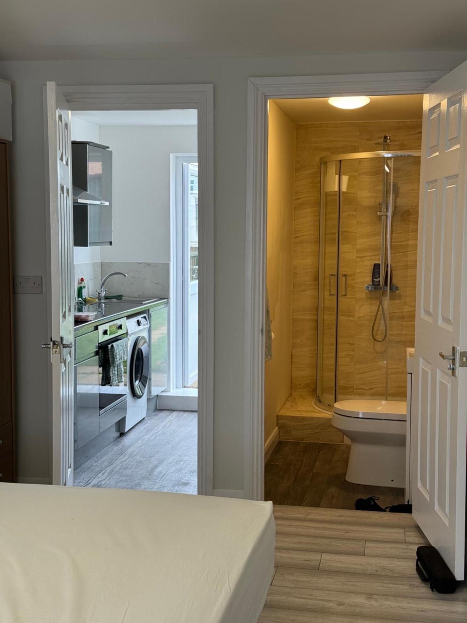 Posh Executive Studio London Thamesmead  Eksteriør bilde